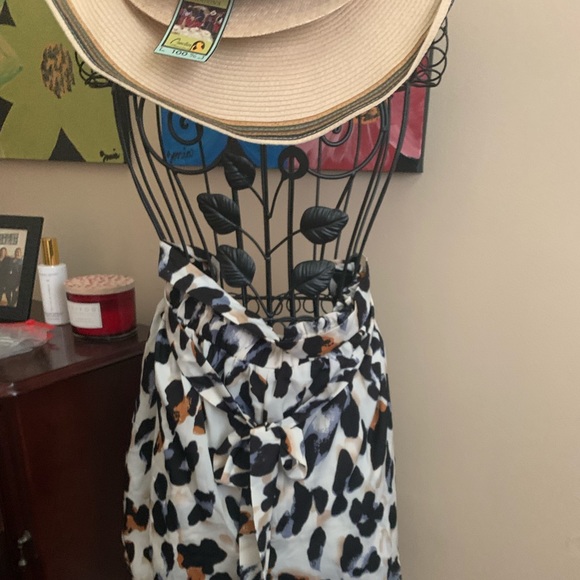 Shein shorts NWOT - Picture 4 of 4